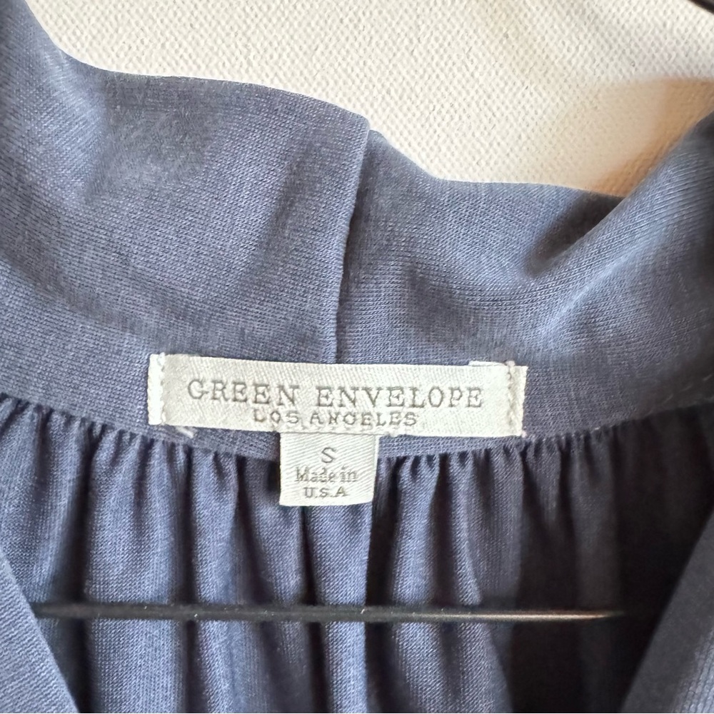 Green Envelope Blue Sleeveless Blouse - Picture 4 of 6
